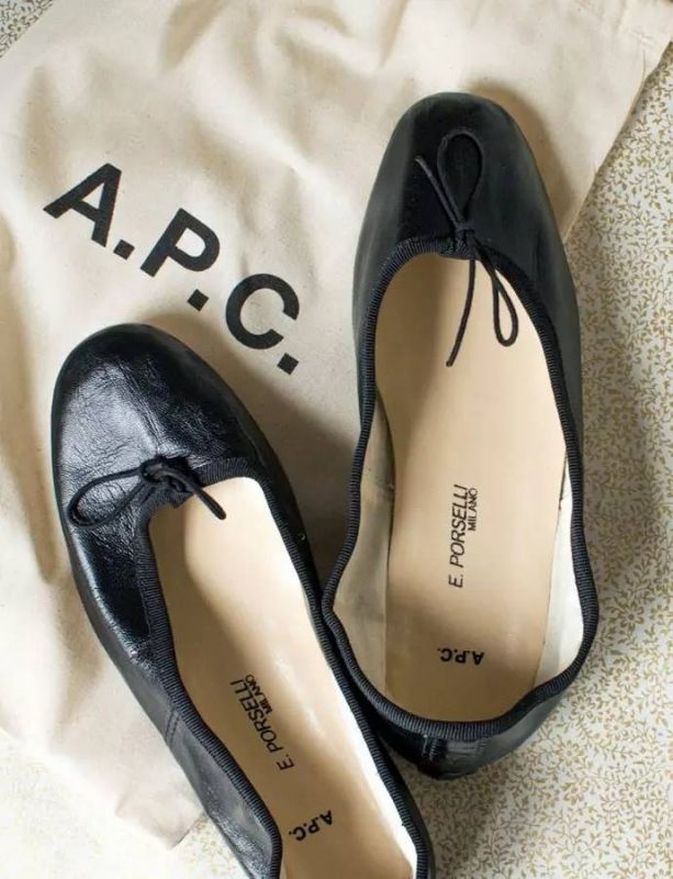 做了 30 年基本款，為什么時髦人都愛 A.P.C.？